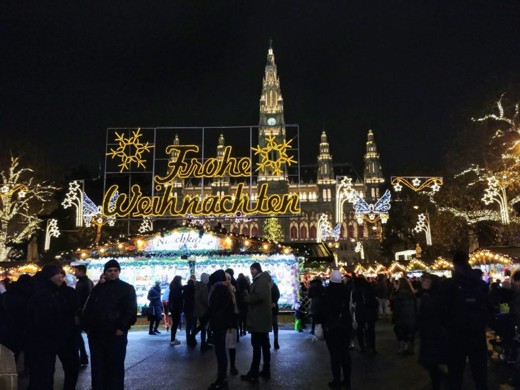 Christmas market at Rathausplatz